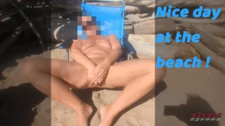 Beach in Cap d'Agde - She dildos her pussy in front of strangers - Exhibition