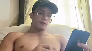 Pinoy Daks from twitter masturbating his huge dick