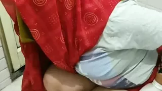 Desi bhabhi in blue saree liquid open