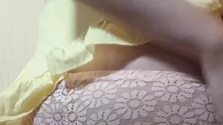 Worship Elza Kom's ass and jerk off her ass.