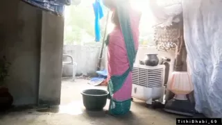 Bangladeshi Bhabi Show Her Boobs To Her Neighbor.