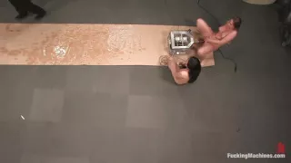 Flower Tucci Vs. Annie Cruz in the Great Fuck off Olympics: the Squirting Challenge