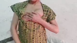 Muslim girl ko hotel me le jabar dasti chod diya