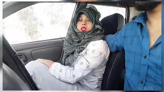 Desi Girl Sex in Car with Boyfriend