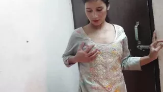 Abbu jaan ne jabar dasti meri chut mari