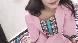 Muslim girl ko paint khol kar jabar dasti pela