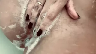 Hi babe i'm so hot when you look at my wet pussy