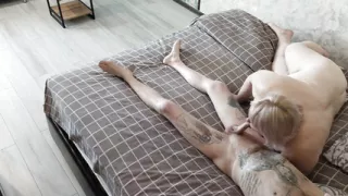 a friend sucks a dick and then I fuck her in a horsewoman pose