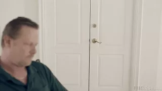 Blonde Schlampe beim Fremdfick während ihr Mann zuschaut