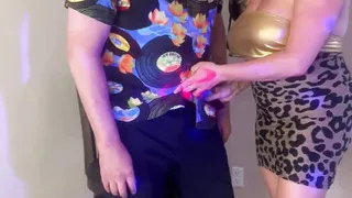 Groupie Gives Rocker a Nice Tip