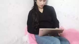 Muslim girl ne apne boyfriend ko video call par boobs dikhaya