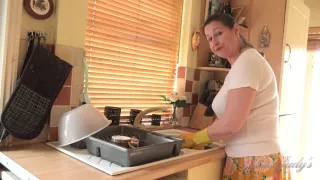 Eva Jayne Jerk Off Instruction & Masturbation in the Kitchen