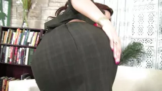 Syren De Mer an uninhibited woman loves to take it in the