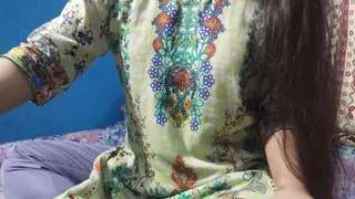 Indian Desi unmarried hot couple virgin girl tight pussy first time fucked with boyfriend Desi Indian xxx video ????