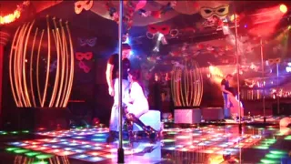 Double Penetratrion on the Club Stage for This Italian Slut