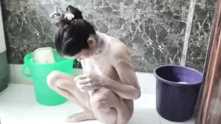 Little step sister ko akele dekh kar nanga kar ke pel diya