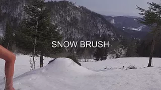 Solofick des nackten Luders nach dem Schneefall