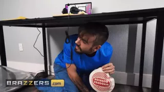 BRAZZERS - Stunning College Babe Elsie Lets Her New Stepbro Lick And Fuck Her Amazing Pussy