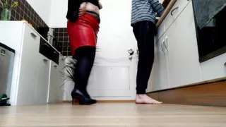 Son-in-law couldn't resist and cummed on his lustful mother-in-law's sexy ass in nylon pantyhoses