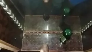 Room mein Muth maarta hua Ladka