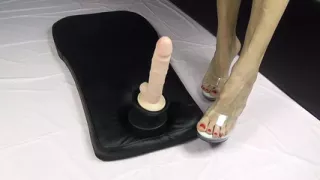 Jerking off with my legs in stockings