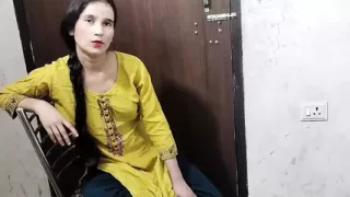 Step sister ko market ghumane ke bahane room me band karke choda