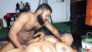 I Woke My Stepmom Up in The Morning to Play With Her Pussy