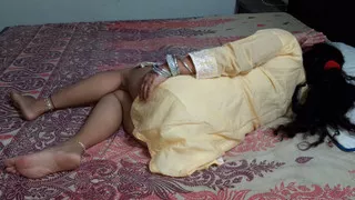 Desi Indian sister-in-law was lying down without clothes on purpose