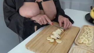 Big hanging tits cook breakfast