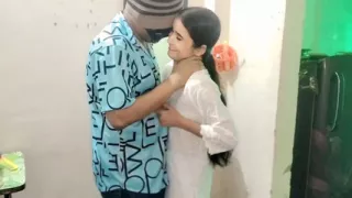 Delevery boy ne bhabhi se paisa ke badle bur le liya