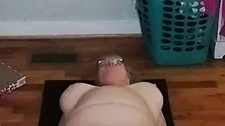 Hot MILF Does Naked Yoga!