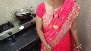 Gawo's desi bhabhi called her home and got sex done in the kitchen, my cute sister-in-law got to know for the first time, small doggy style and clear Hindi