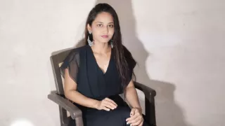 Hot indian girl  fuckt hard in chair hard