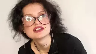 Look, look quickly, I'm so hot, take everything off me!????