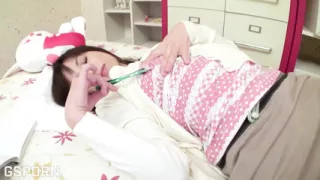 JAV Foursome Filling the Wet Pussy of Japanese College Girl of Creampies