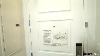 Der Stiefvater bumst das ungezogene Luder