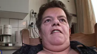 This Big Housewife Does Herself In The Kitchen