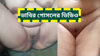 Desi Bhabhi Bathing Video Leaked - Wet Saree, Big Boobs Exposed in HD