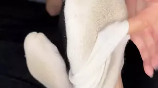 Can you resist my dirty soles until the end..?