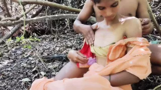 An Indian hottest girl Oliva range hot sex with her Boss in jungle