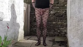 Sissy pissing outside
