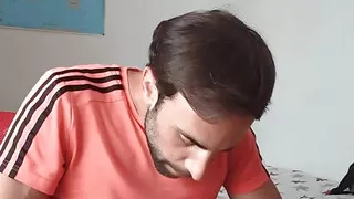 Me Desnudo, Muestro Mi Polla Masiva, Me Pajeo Y Me Corro Mucho