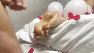 Valentine's Footjob Fantasy: Oiled Soles & Rose Petals