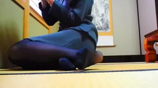 Feet - Relaxing in Japanese-style Room
