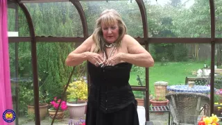 Horny Mature Lady Gets Wet In Panty - MatureNL