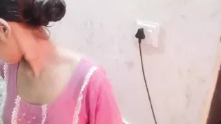 Bhabhi ko paise dekar akele me jabar dasti pela