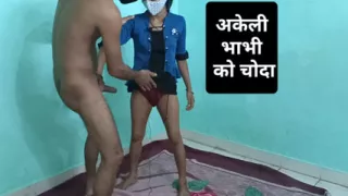 Bhaiyya's absence Bhabhi ne apne devar ke saath ki chudai