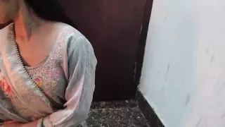 Sister in law ko market ghumane ke bahane oyo le jakar choda