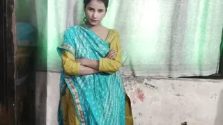 Buaa ki small boobs daba kar big kiya