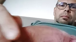 I love wagging my cock